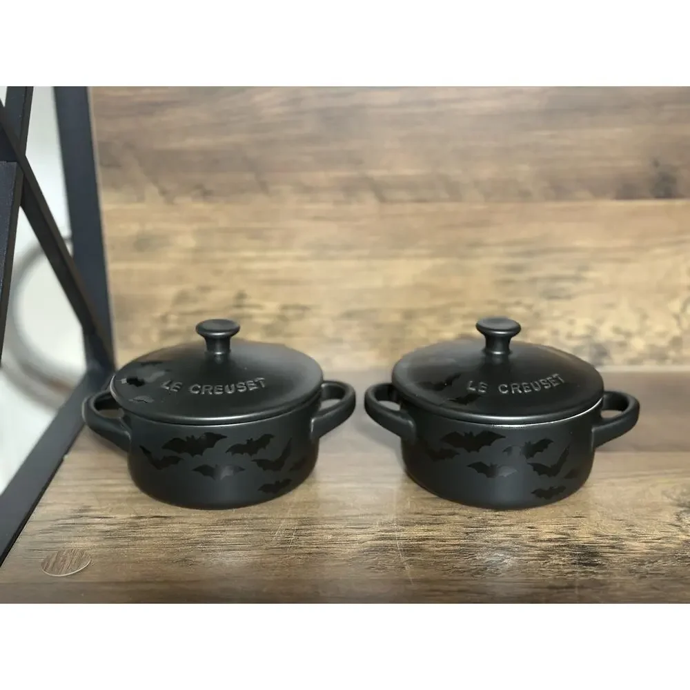 LE CREUSET Matte Black Mini Round 8oz Cocotte Shiny Bat Decal Halloween Set-2